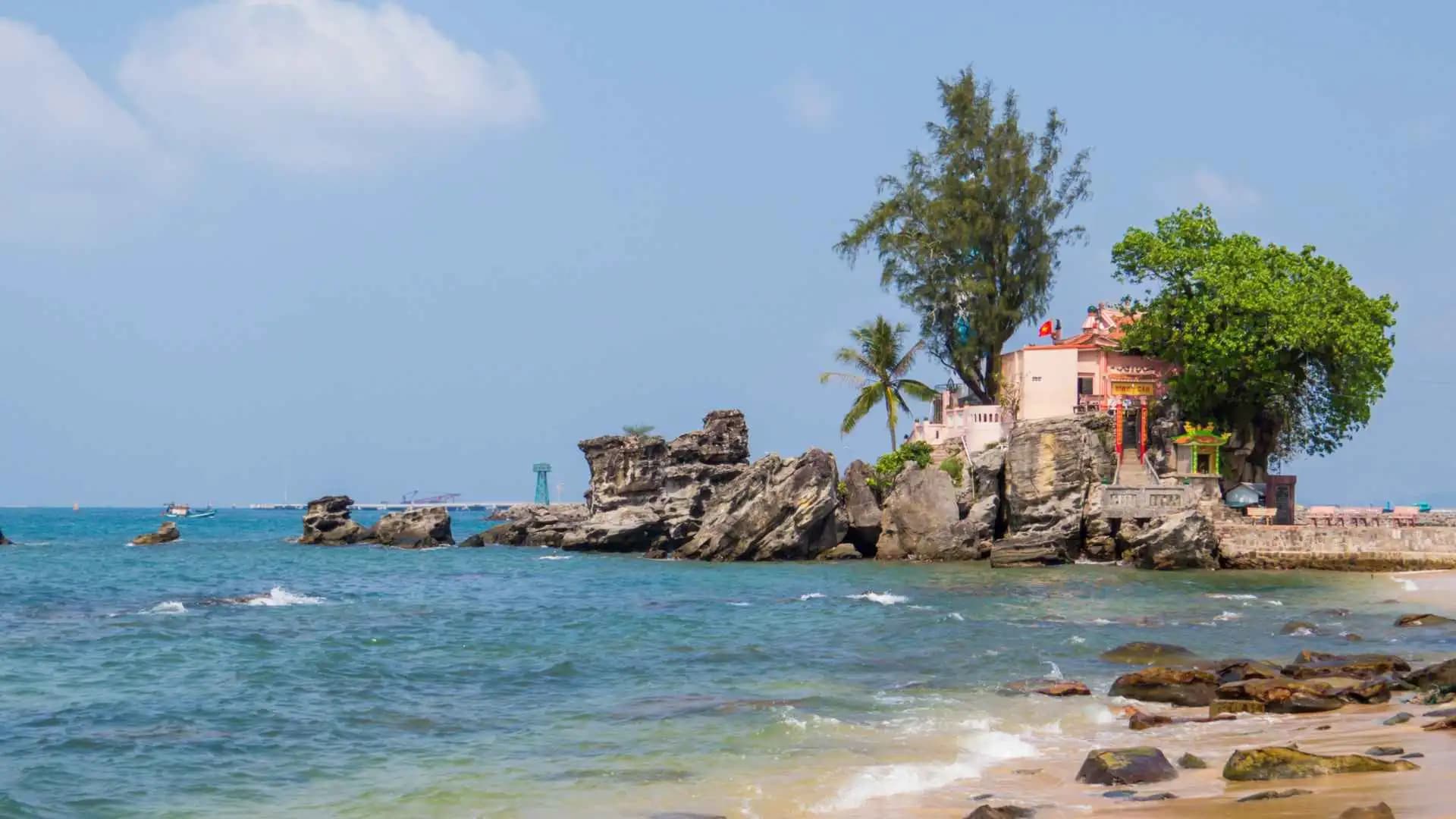 Dinh Cau Rock Temple