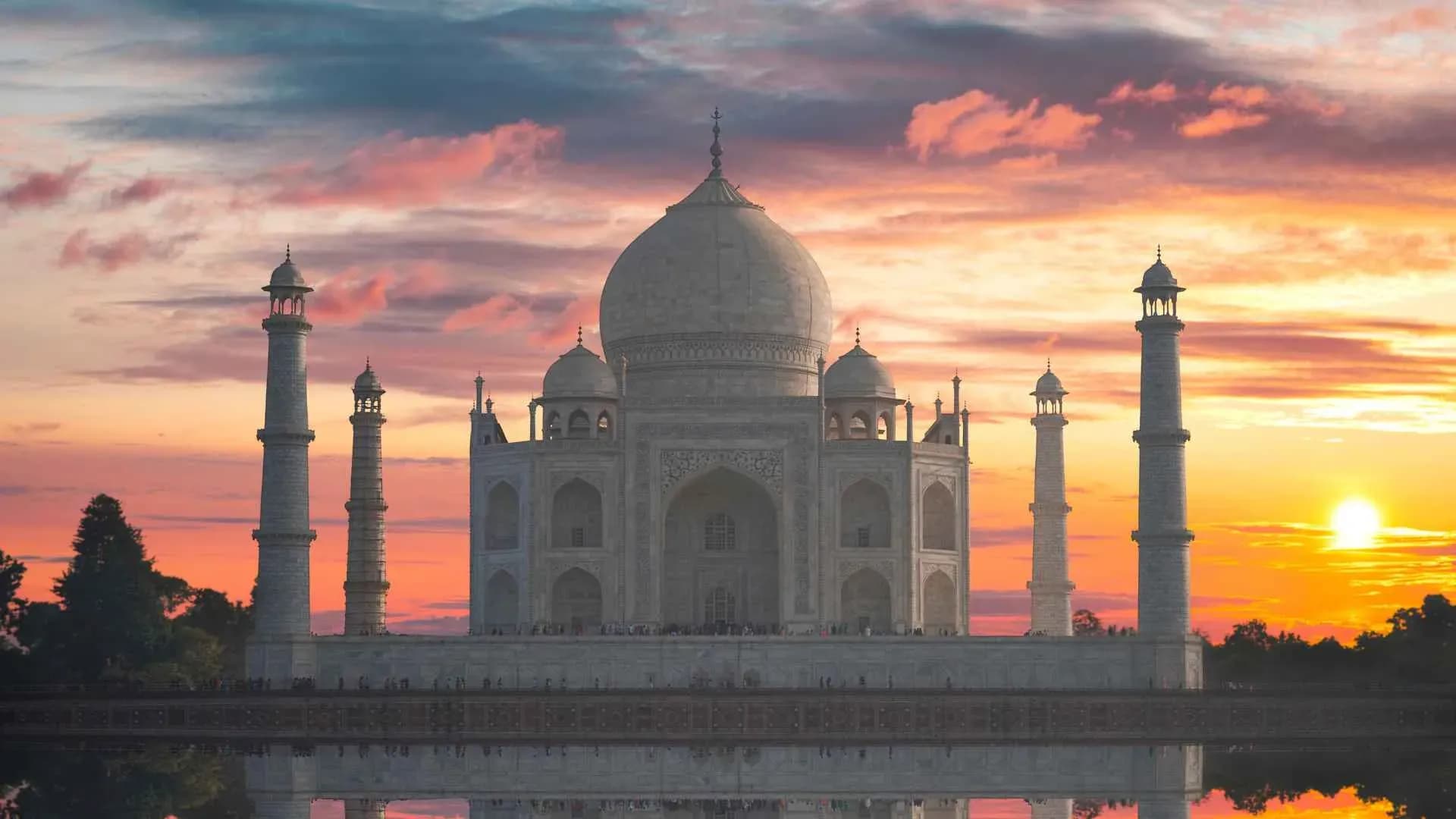 taj-mahal-at-sunrise