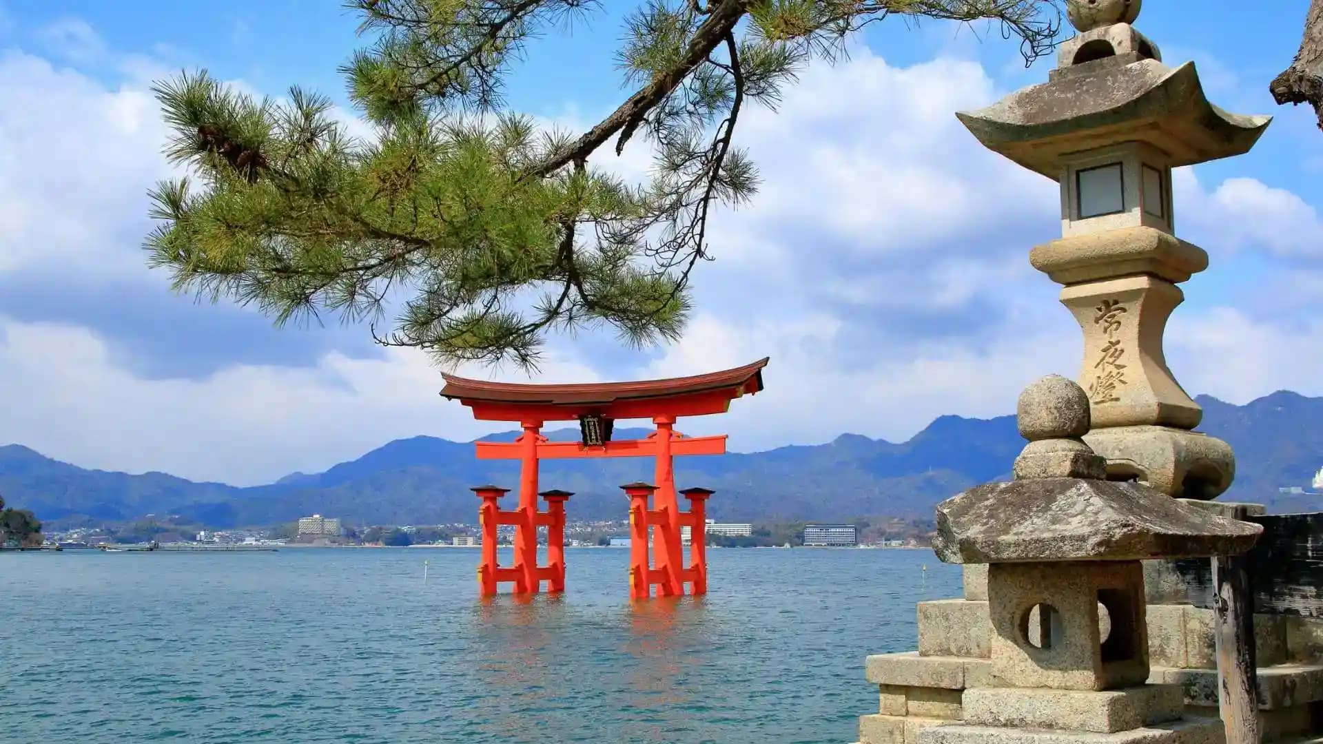 Hakone Shrine
