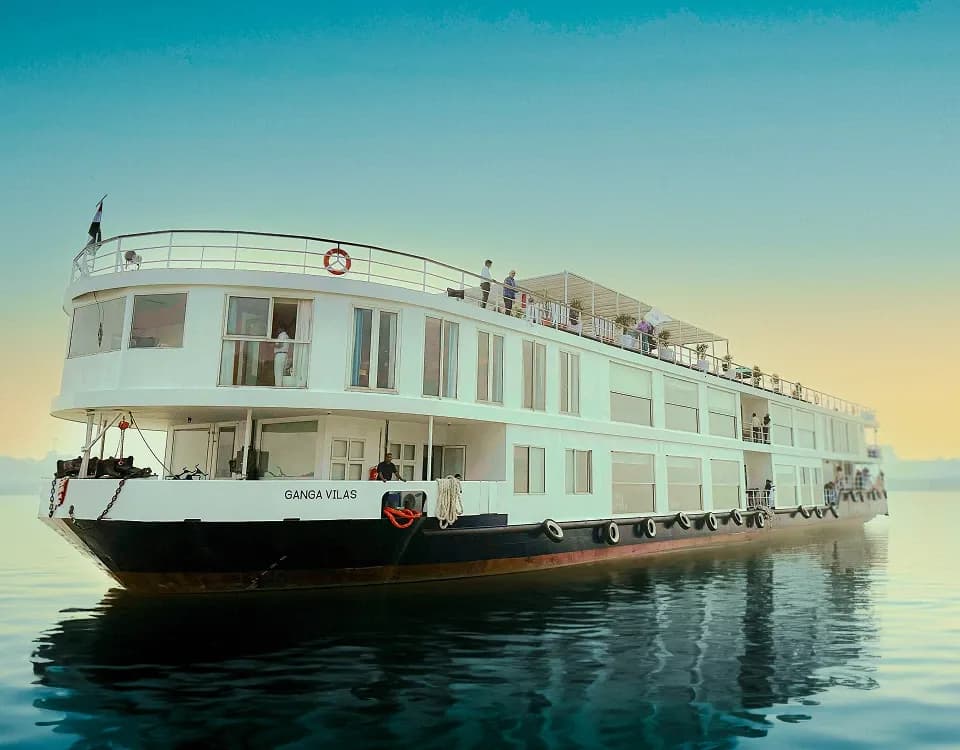 Luxury River Cruises & Houseboats