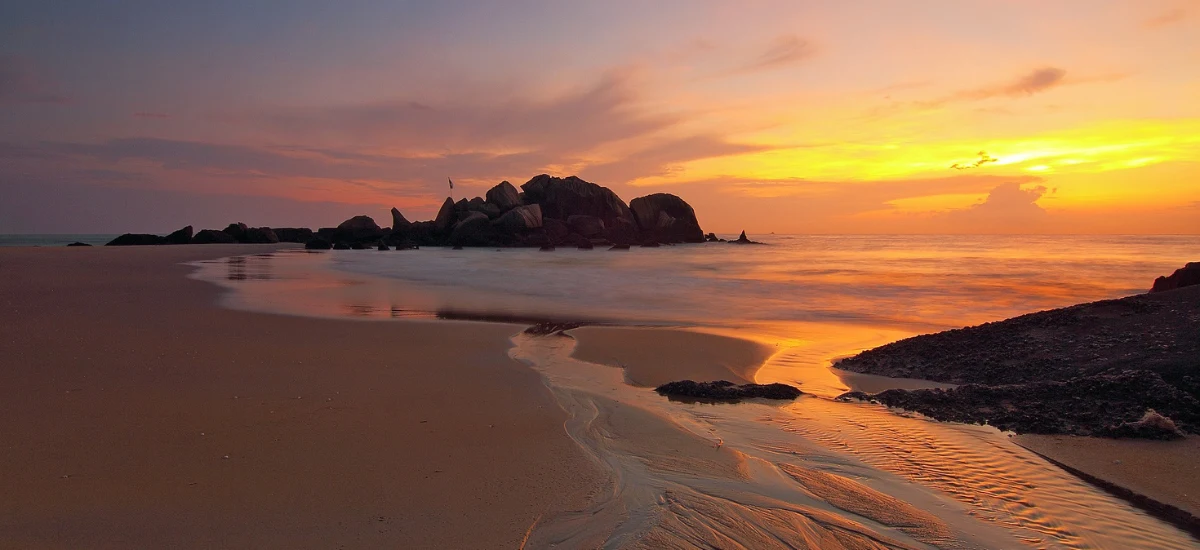 Tiruchendur Beach in Tamil Nadu with clean shore and gentle waves