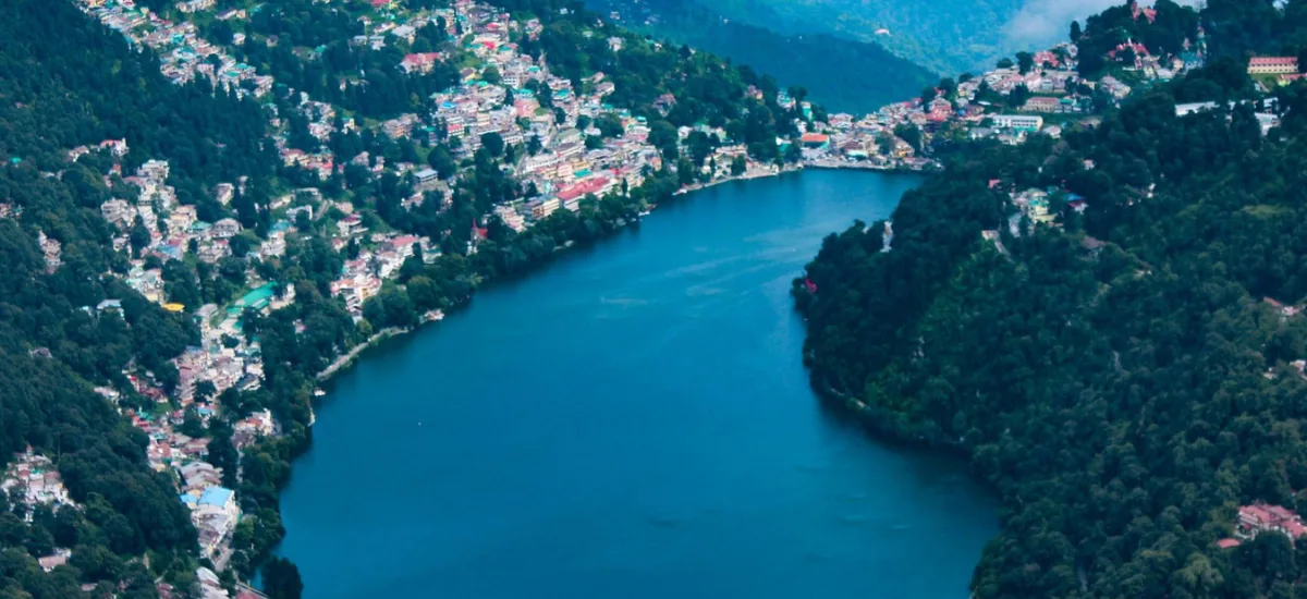 Naini-Lake-in-Nainital-Uttarakhand-India