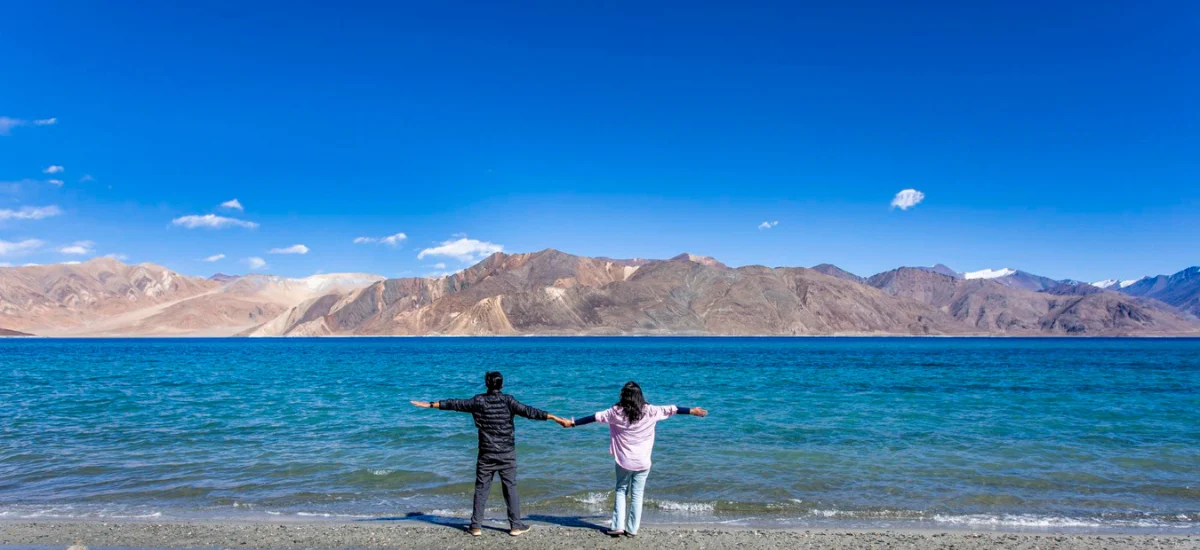 couple-on-holiday-at-pagong-tso-or-pagong-lake-situated-on-leh-ladakh